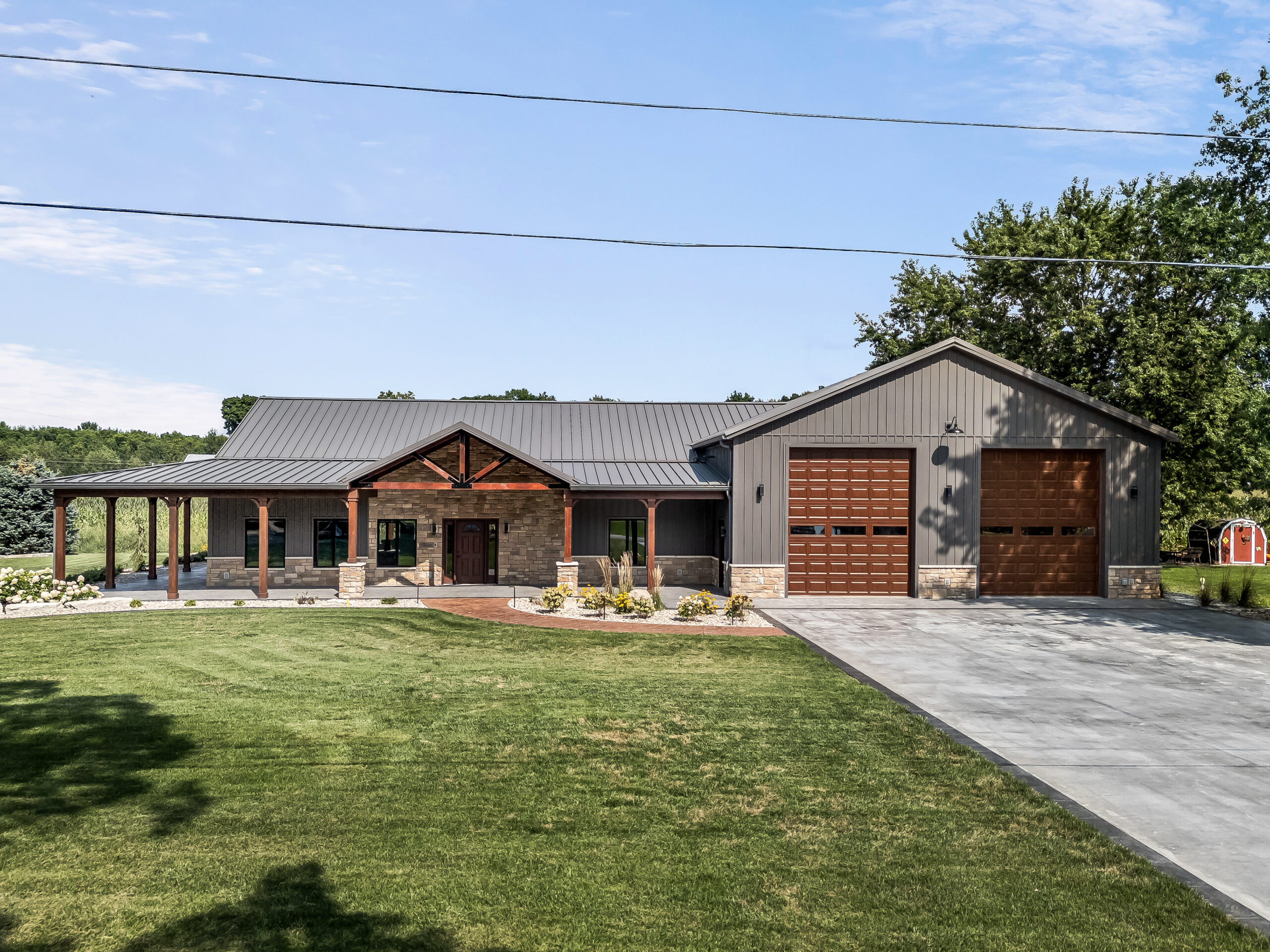 Exterior-new-build-barndominium-fron