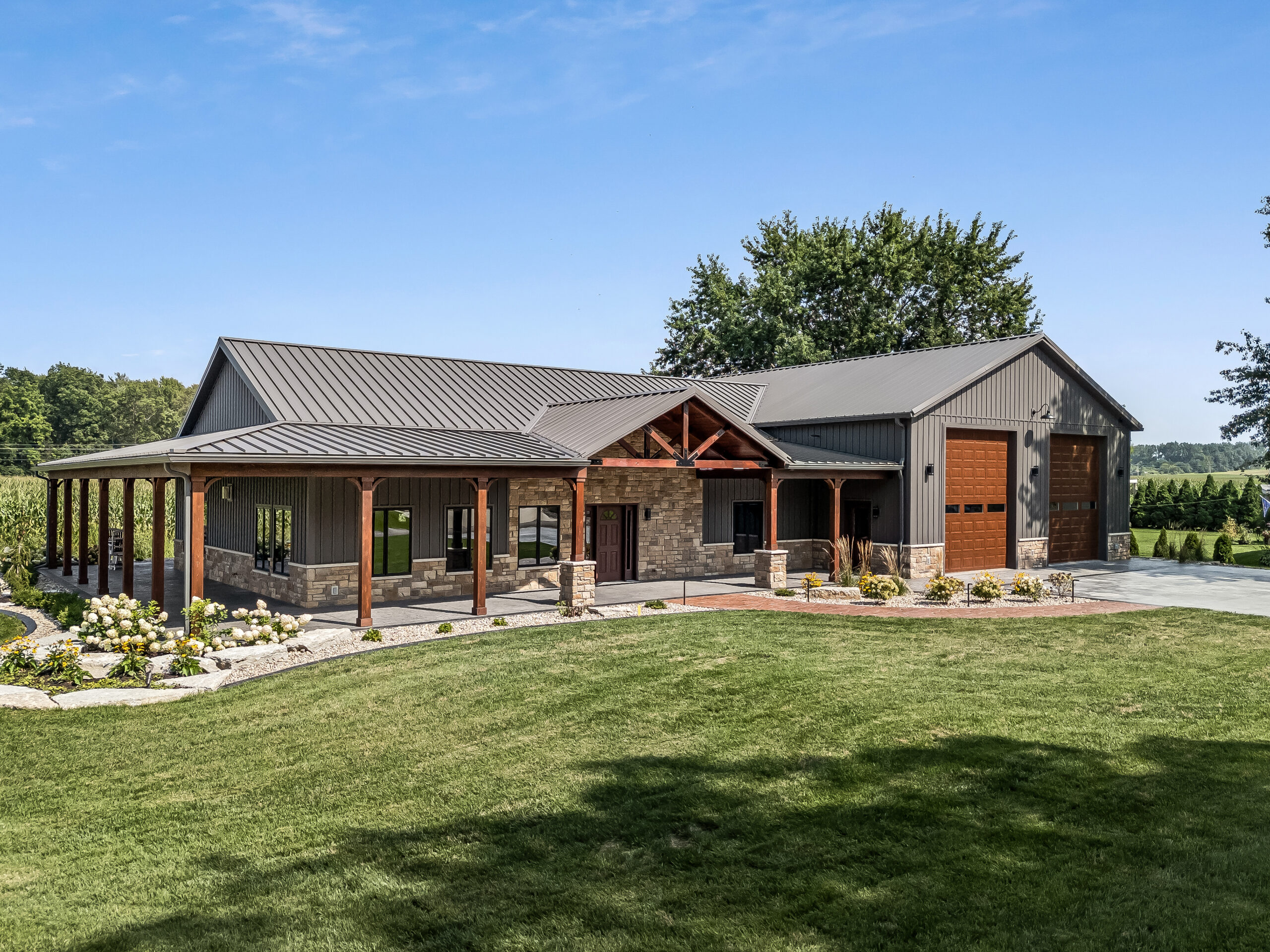 Exterior-new-build-barndominium-view