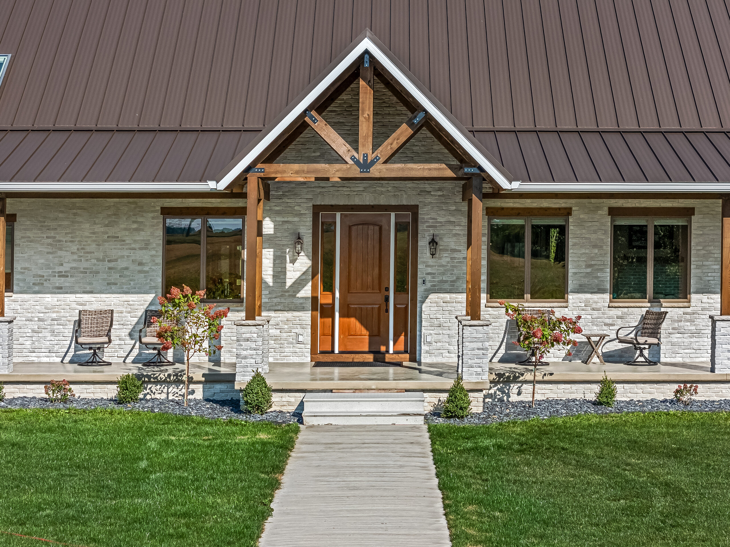 Exterior-new-home-decorative-truss